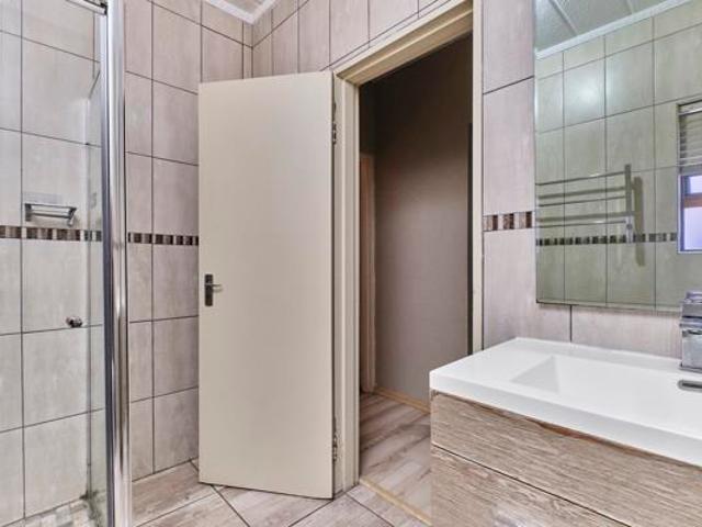 2 Bedroom Apartment in Sunninghill