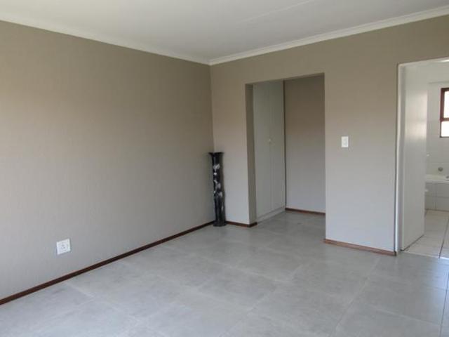 2 Bedroom Apartment in Sundowner