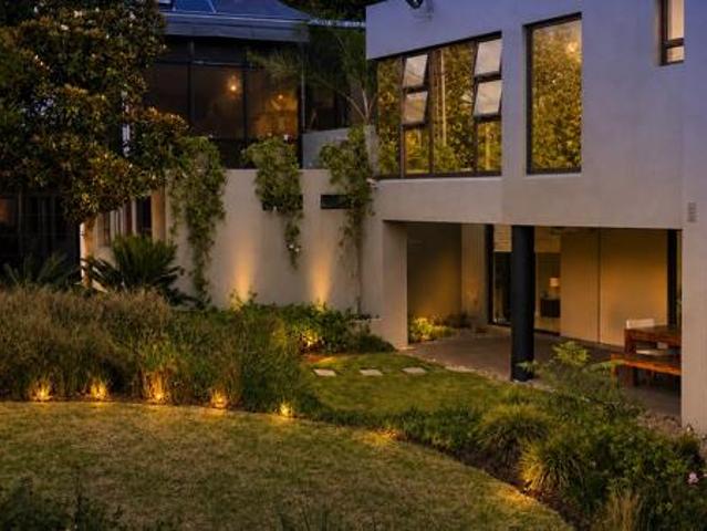 2 Bedroom Apartment in Sandown