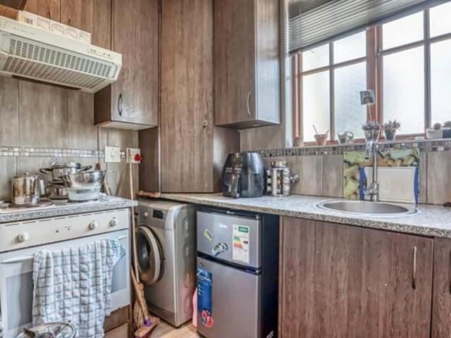 2 Bedroom Apartment in Saxonwold
