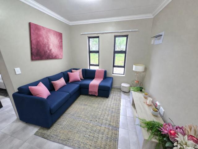 2 Bedroom Apartment in Scottsdene