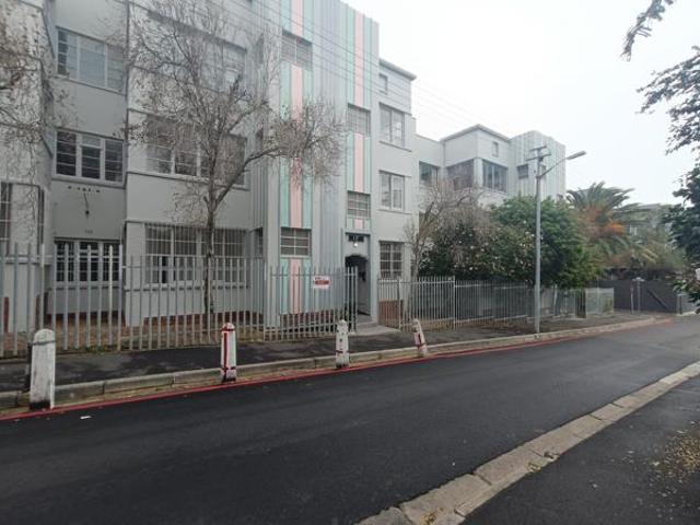 2 Bedroom Apartment in Sea Point