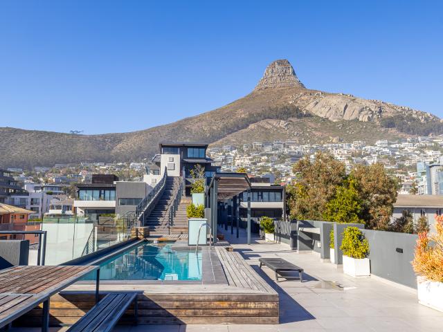 2 Bedroom Apartment in Sea Point