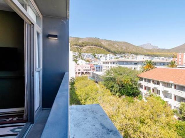 2 Bedroom Apartment in Sea Point