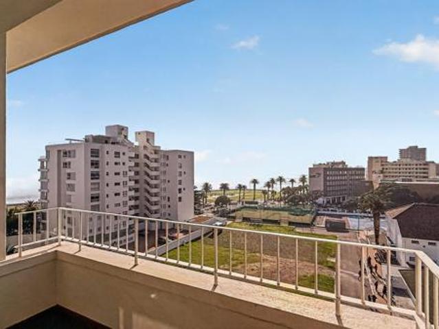 2 Bedroom Apartment in Sea Point