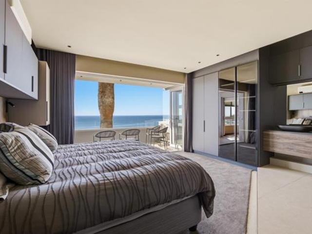 2 Bedroom Apartment in Sea Point