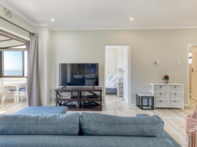 2 Bedroom Apartment in Sea Point