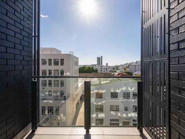 2 Bedroom Apartment in Sea Point