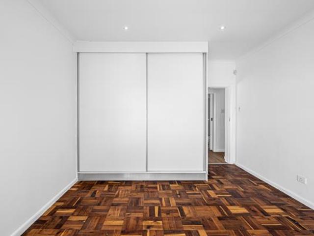 2 Bedroom Apartment in Sea Point