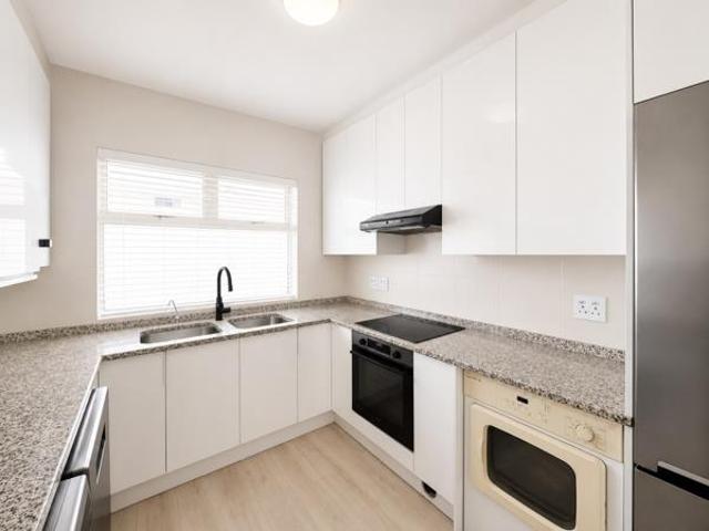 2 Bedroom Apartment in Sea Point