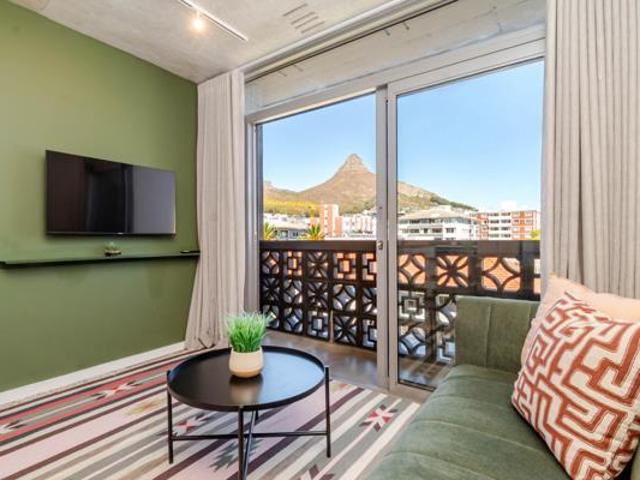 2 Bedroom Apartment in Sea Point