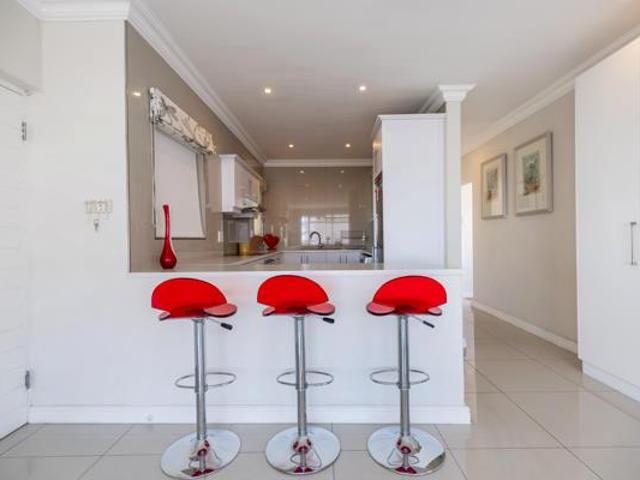 2 Bedroom Apartment in Sea Point