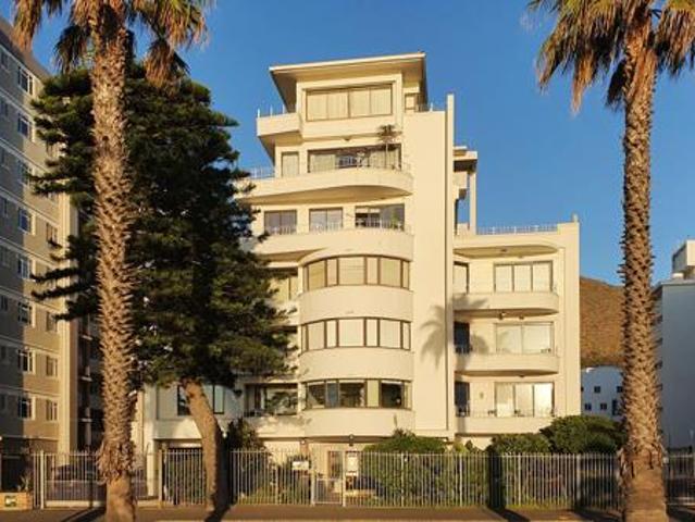 2 Bedroom Apartment in Sea Point