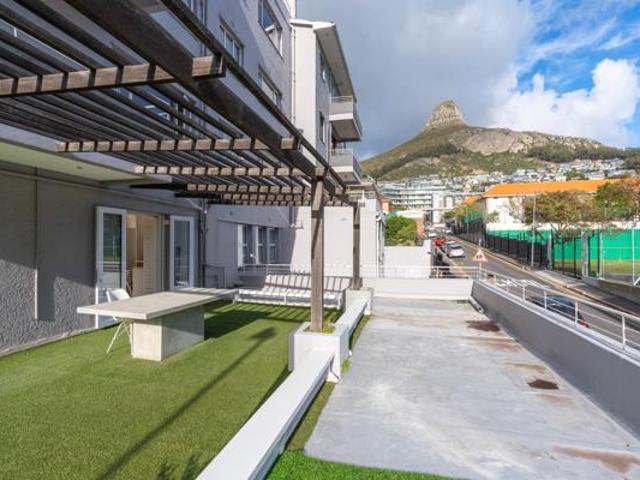 2 Bedroom Apartment in Sea Point