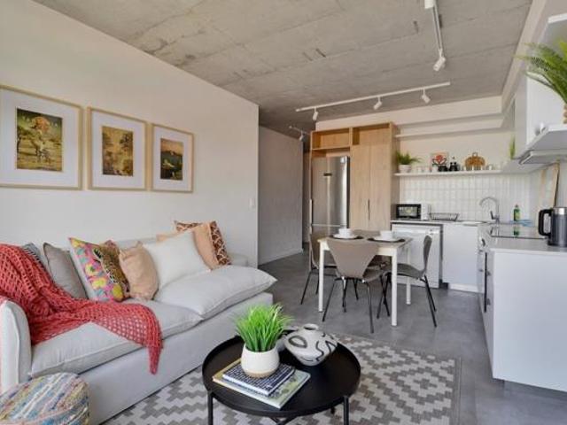 2 Bedroom Apartment in Sea Point
