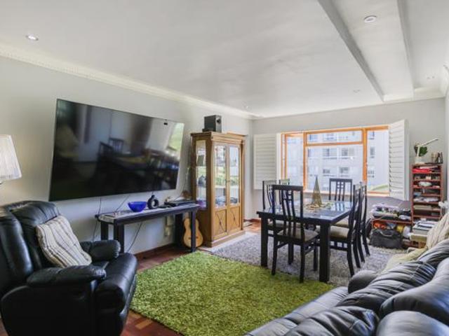 2 Bedroom Apartment in Sea Point