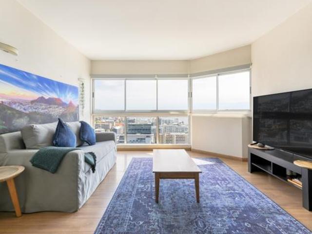 2 Bedroom Apartment in Sea Point