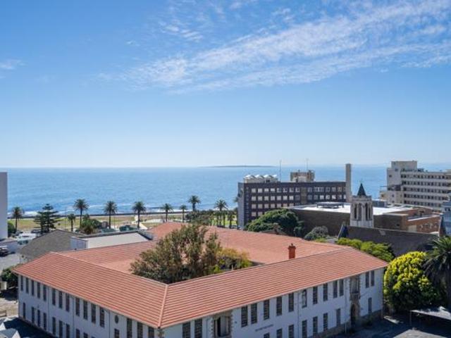 2 Bedroom Apartment in Sea Point