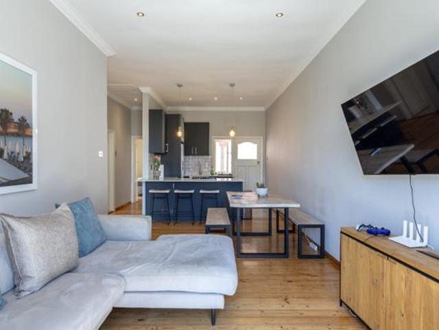 2 Bedroom Apartment in Sea Point
