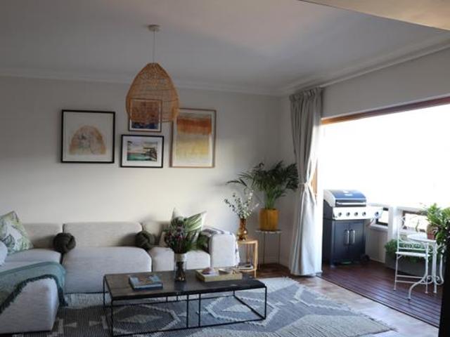 2 Bedroom Apartment in Sea Point