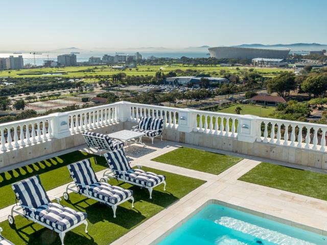 2 Bedroom Apartment in Sea Point