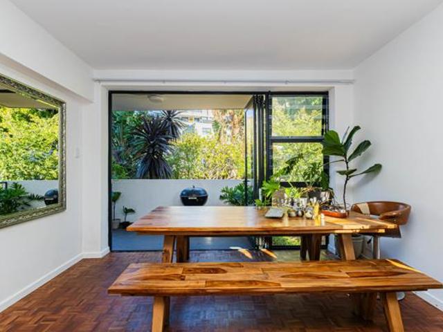 2 Bedroom Apartment in Sea Point
