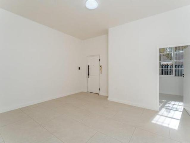 2 Bedroom Apartment in Sea Point