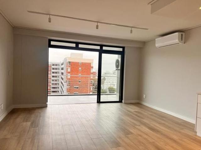 2 Bedroom Apartment in Sea Point