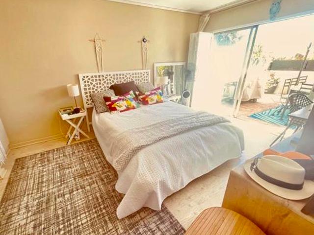 2 Bedroom Apartment in Sea Point