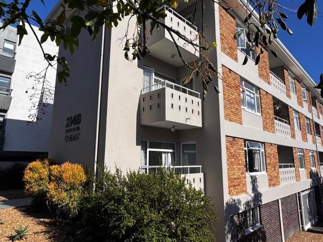 2 Bedroom Apartment in Sea Point