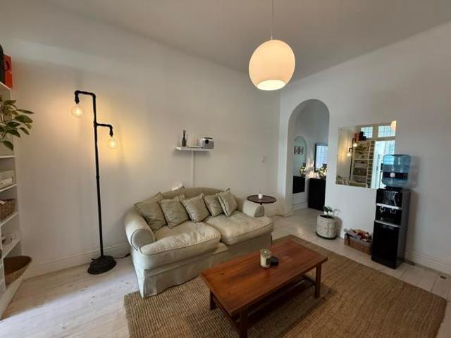 2 Bedroom Apartment in Sea Point