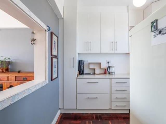 2 Bedroom Apartment in Sea Point