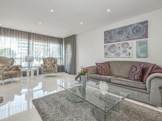 2 Bedroom Apartment in Sea Point