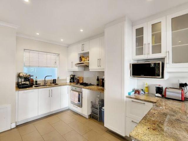 2 Bedroom Apartment in Sea Point