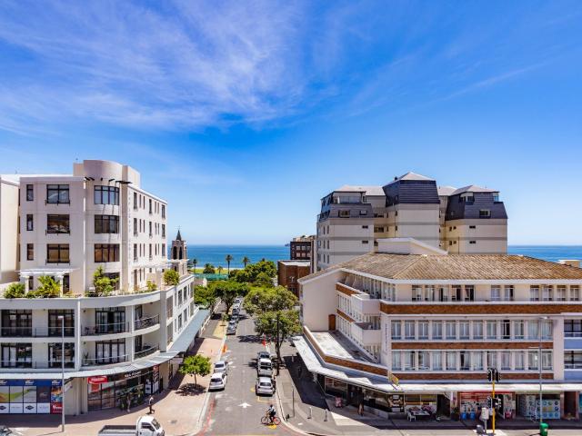 2 Bedroom Apartment in Sea Point