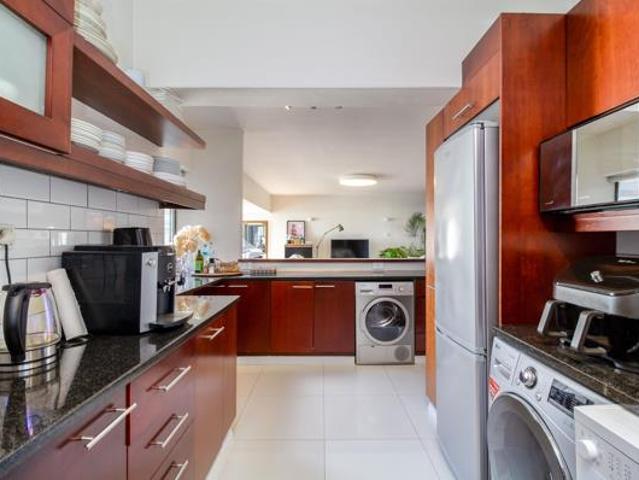 2 Bedroom Apartment in Sea Point