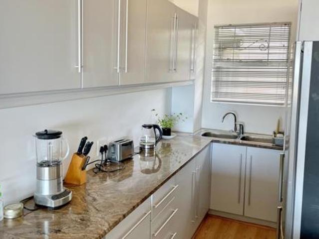 2 Bedroom Apartment in Sea Point