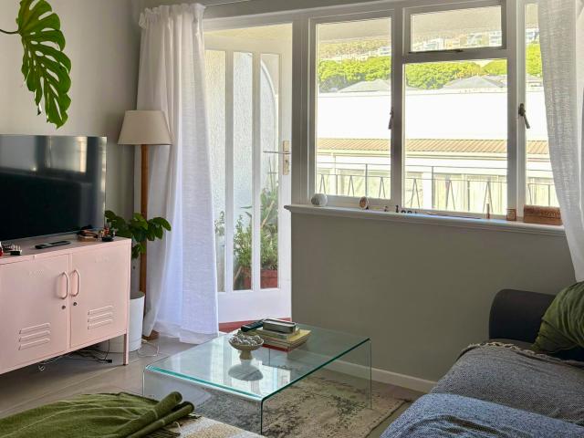 2 Bedroom Apartment in Sea Point