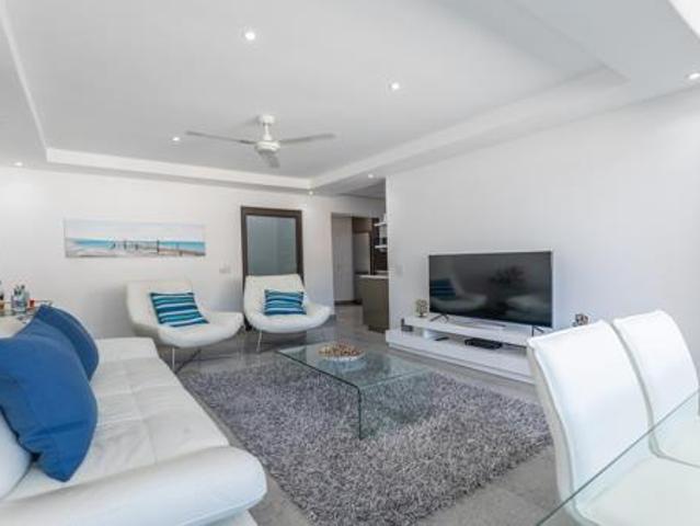 2 Bedroom Apartment in Sea Point