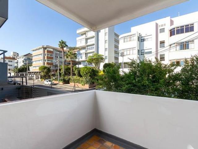 2 Bedroom Apartment in Sea Point