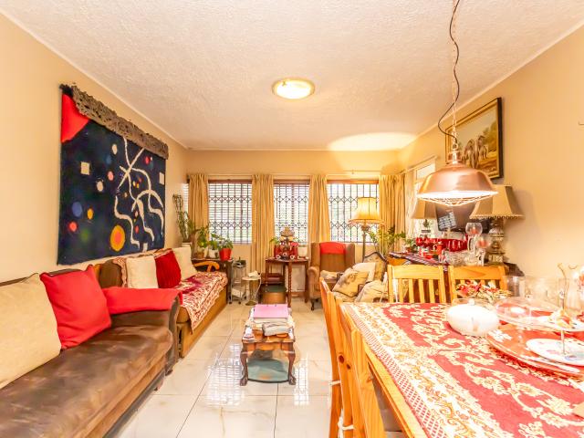 2 Bedroom Apartment in Sea Point