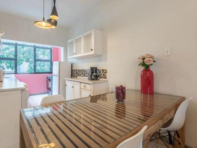 2 Bedroom Apartment in Sea Point