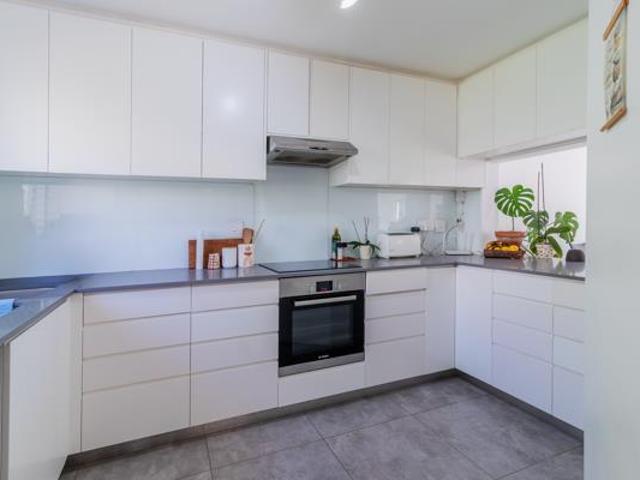 2 Bedroom Apartment in Sea Point