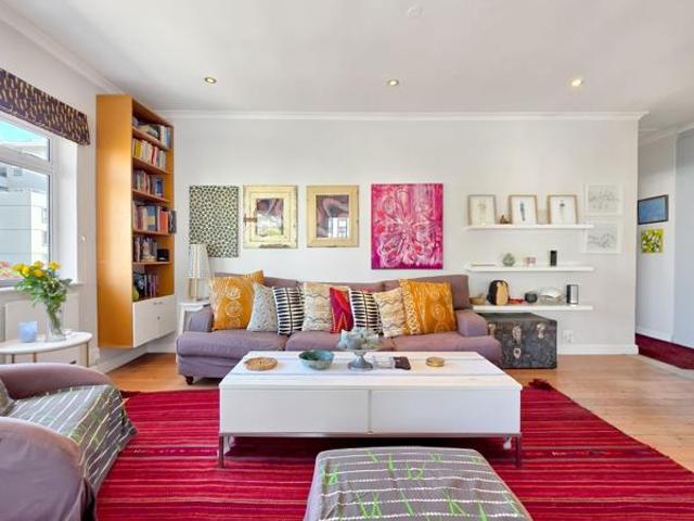2 Bedroom Apartment in Sea Point