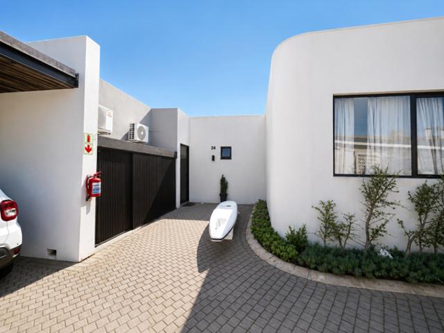 2 Bedroom Apartment in Sheffield Beach