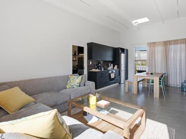 2 Bedroom Apartment in Sheffield Beach