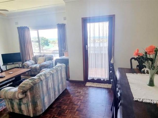 2 Bedroom Apartment in Shelly Beach