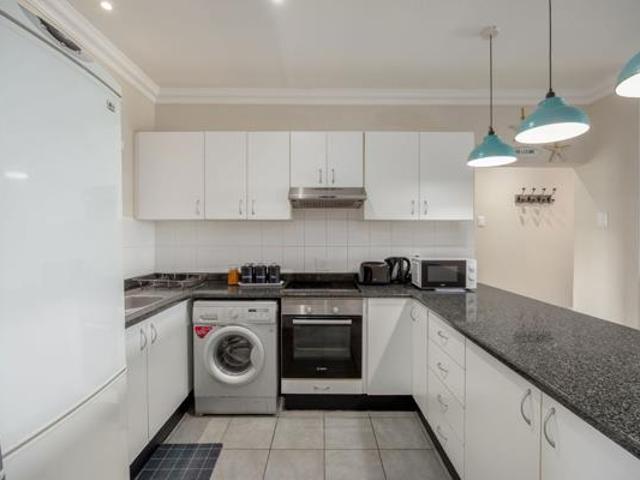 2 Bedroom Apartment in Shelly Beach