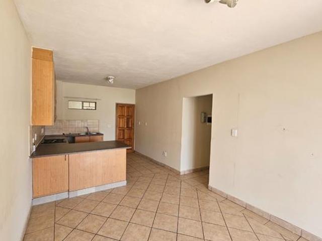 2 Bedroom Apartment in Silver Lakes Golf Estate