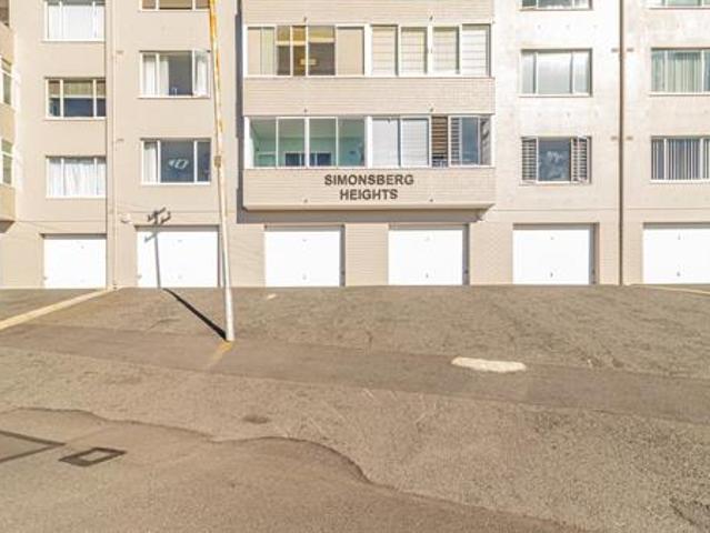 2 Bedroom Apartment in Simon's Town Central